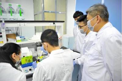 我校首間集教學、科研、臨床應用“三位一體”醫(yī)學研究與試驗發(fā)展實驗室正式投入使用